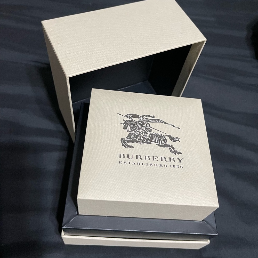 Burberry 38mm watch - Picture 5 of 6